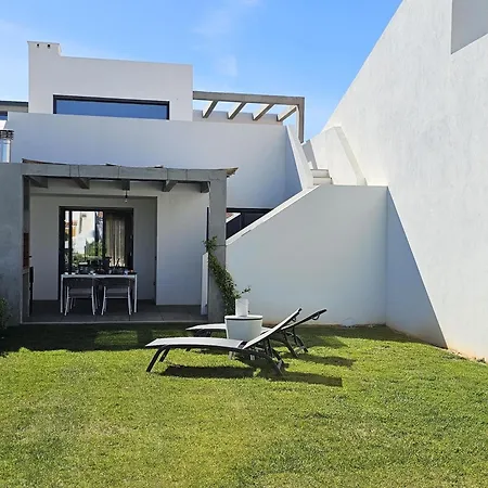 Maison Moderne Avec Jardin Prive Pres De Vilamoura - Pt-1-31 Villa *